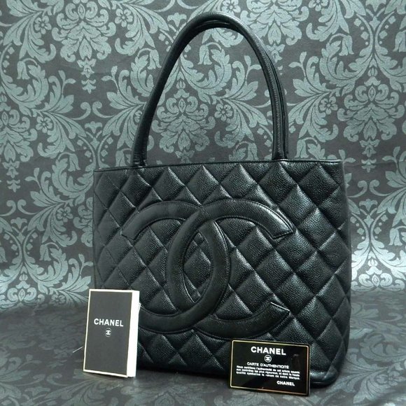 Black Chanel Leather Bag - Picture 1 of 13